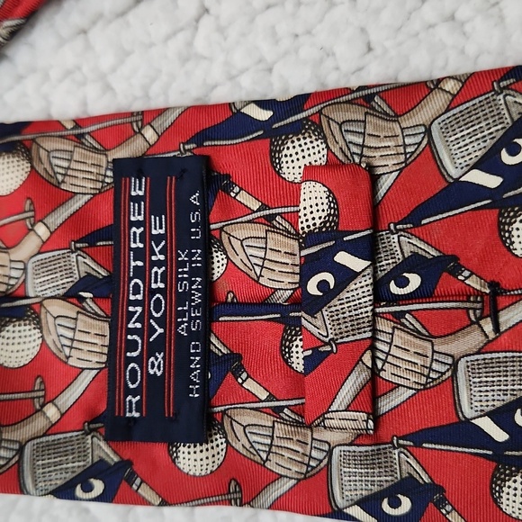 100% Silk Tie Golf  Roundtree & Yorke Red and Cream Tie Accessories  Collection - Picture 3 of 3